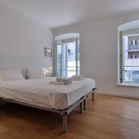 Belvedere 4 - Parking Free Апартаменты *